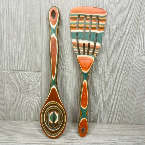 Pakkawood Turner Slotted Turner and Spoon red and green wood kitchen utensils - Picture 4 of 10